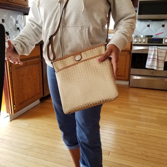 Cross Body Bag - Picture 4 of 4